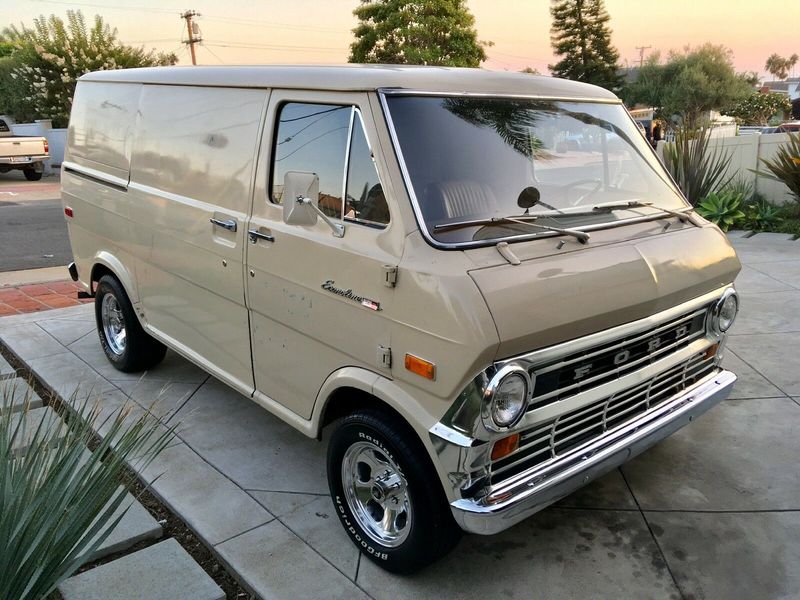 Ford Econoline E100