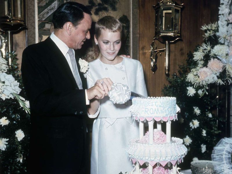 Mia Farrow and Frank Sinatra