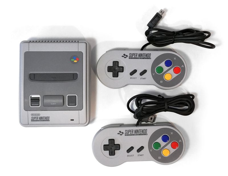 Super Nintendo Entertainment System (SNES)