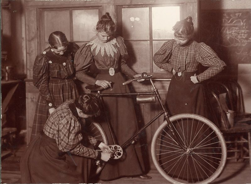 The Gibson Girl's Bicycle Ride