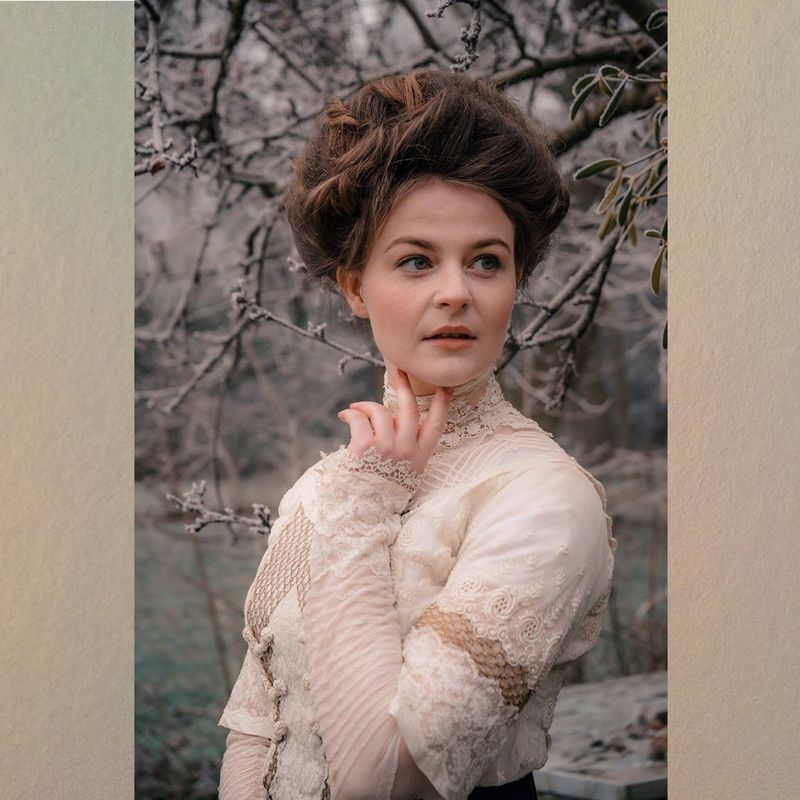 Gibson Girl Hair