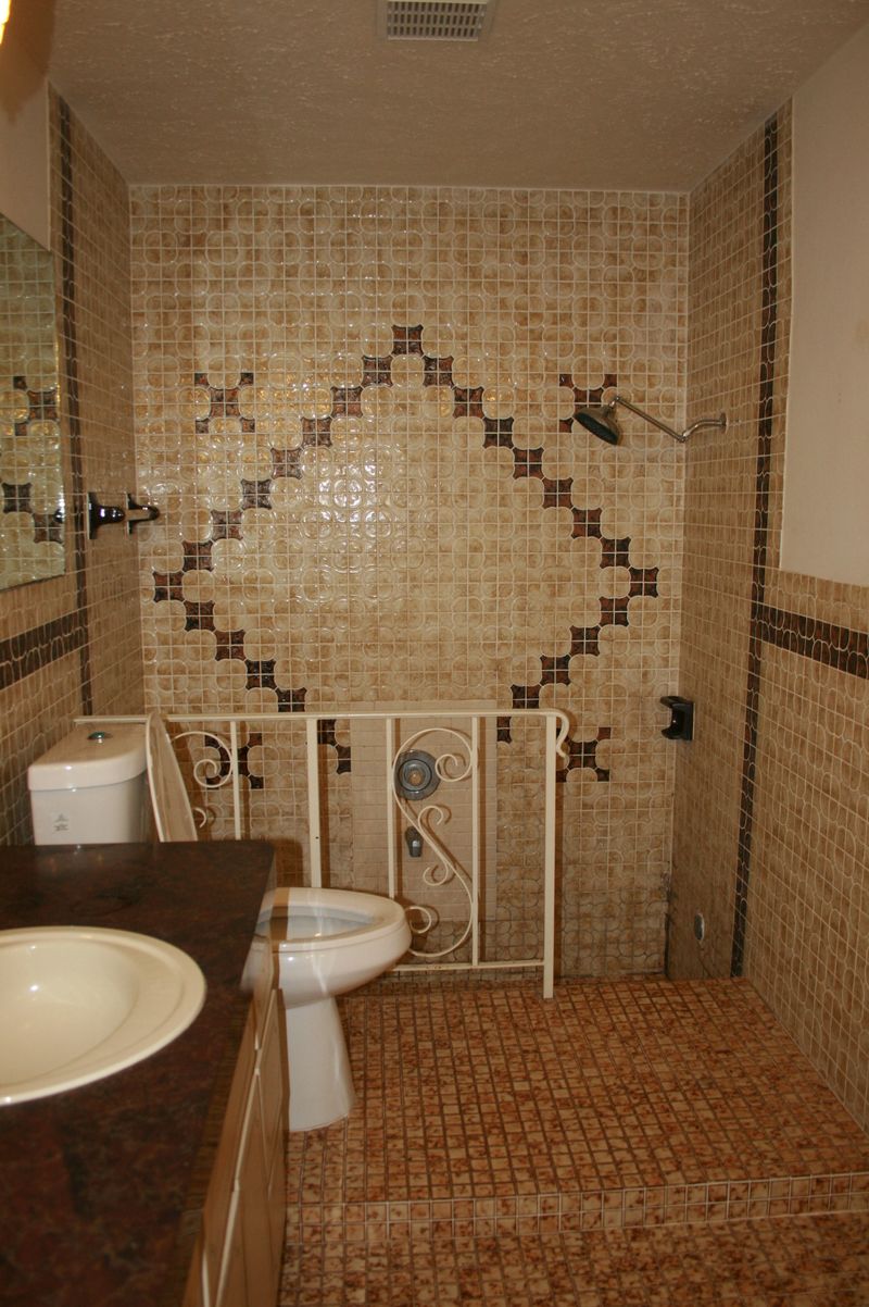 Glamorous '80s Bathroom