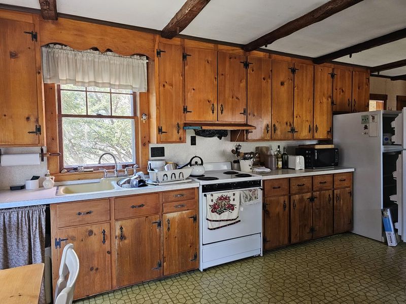 Rustic '70s Kitchen