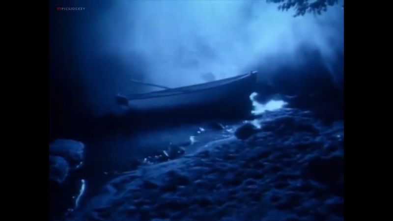 The Opening Sequence of Are You Afraid of the Dark?