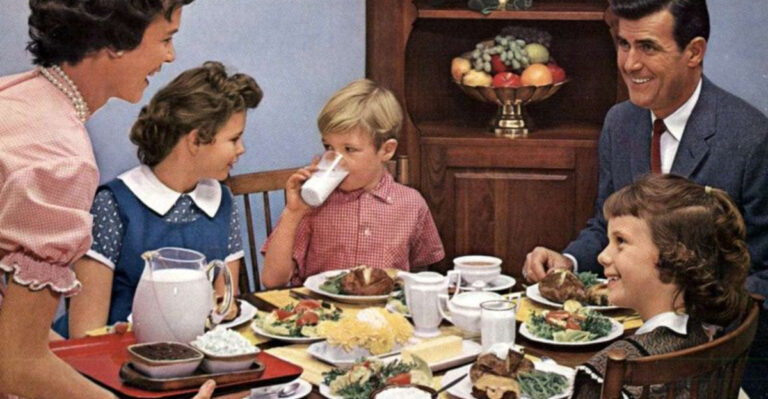 18 Family Traditions From The 1950s That Are Rare Today