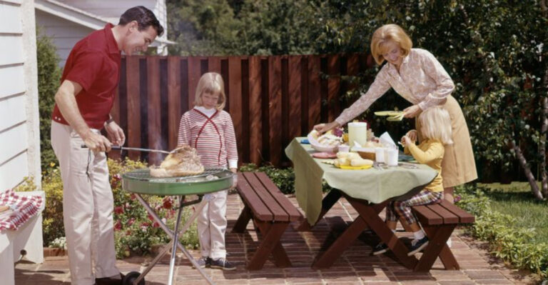 18 Shocking Ways Backyard BBQs Changed From The ’50s To Today