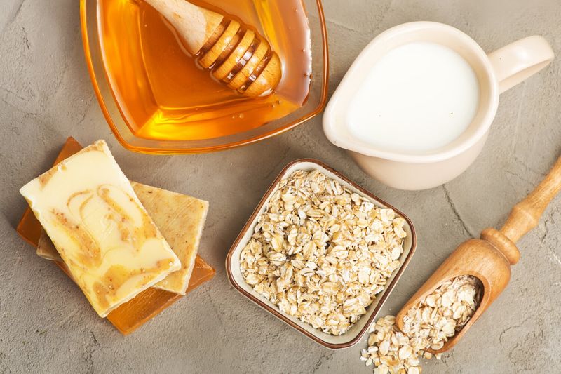 Honey and Oatmeal Scrub