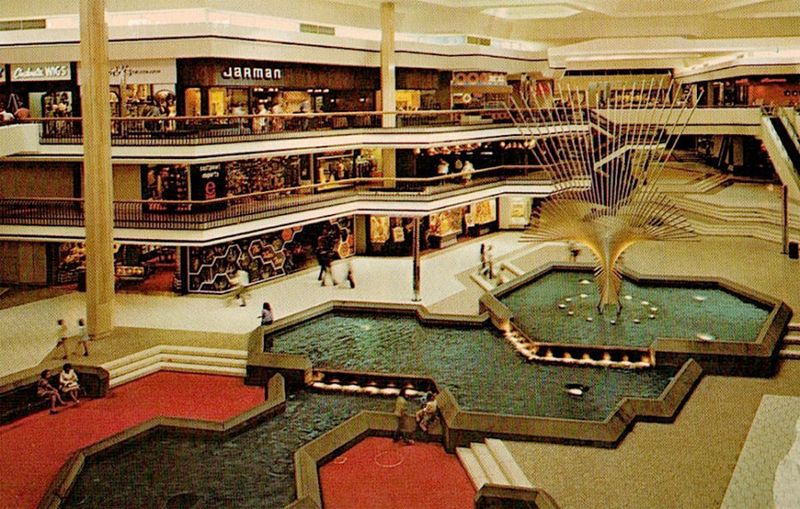 Shopping Plazas with Department Stores
