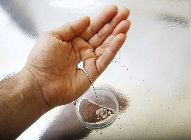 Mercury Thermometers That Shattered Dreams (And Floors)