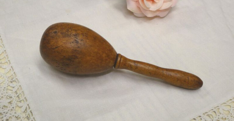 15 Mysterious Household Gadgets Found in Grandma’s House (And What Was Their Function)