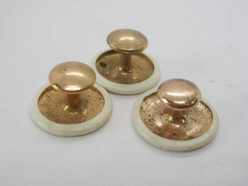 Puzzling Collar Buttons