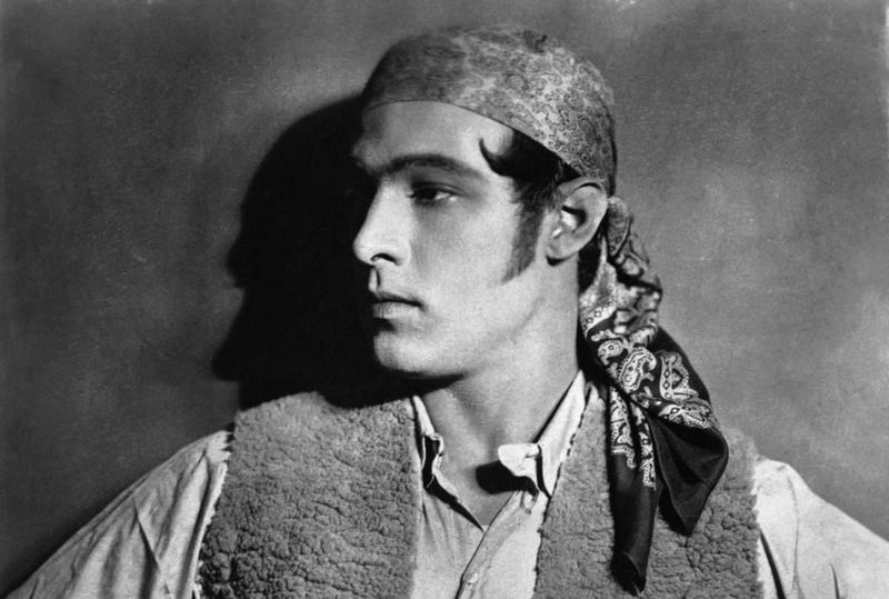Rudolph Valentino: The Silver Screen Seducer