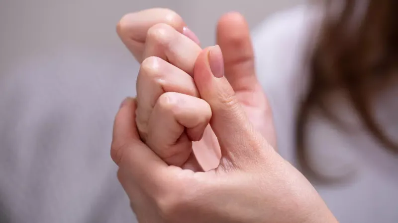 Cracking Your Knuckles Causes Arthritis