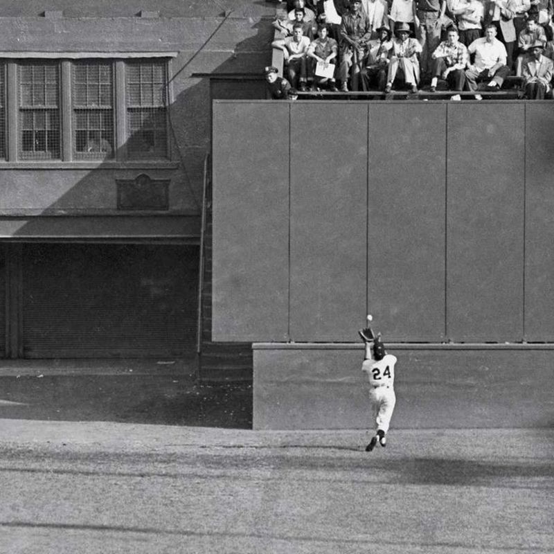 Willie Mays’ Over-the-Shoulder Catch – 1954 World Series