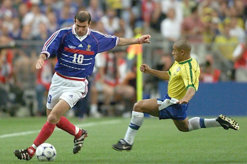 Zinedine Zidane Becomes a Global Star