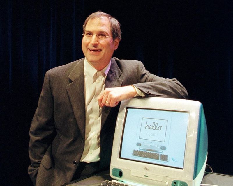 Apple Unveils the First iMac at Macworld Expo