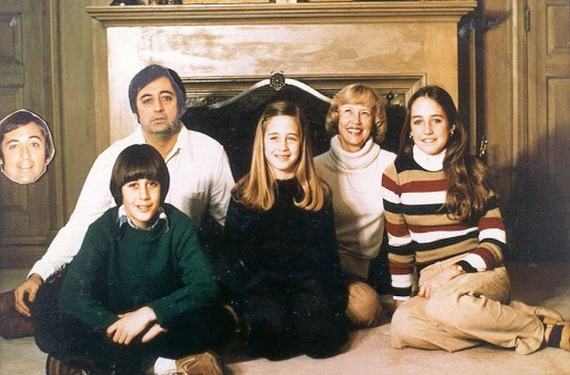 The Floating Head Family Portrait